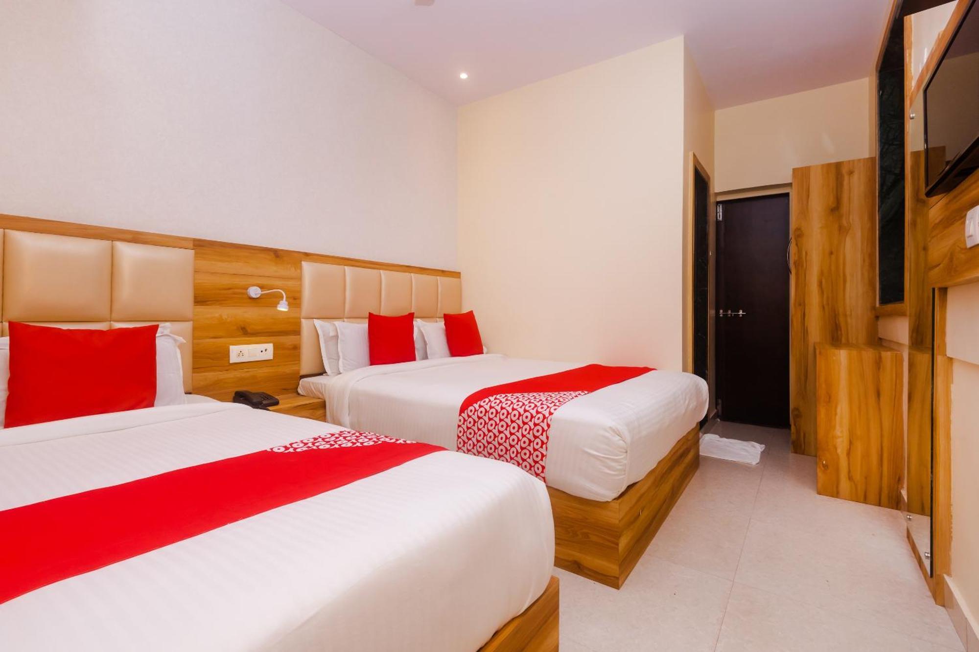 Hotel Sun City Near Saifee Hospital And Hn Reliance Hospital Bombaim Exterior foto